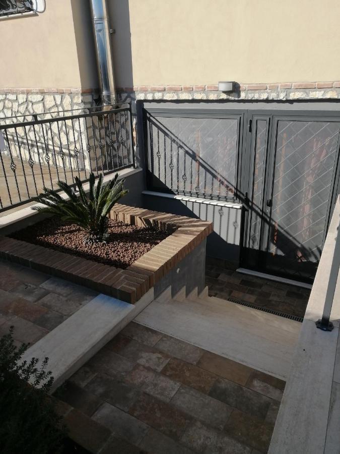 La Casa Del Borgo-Intero Appartamento Латина Екстер'єр фото