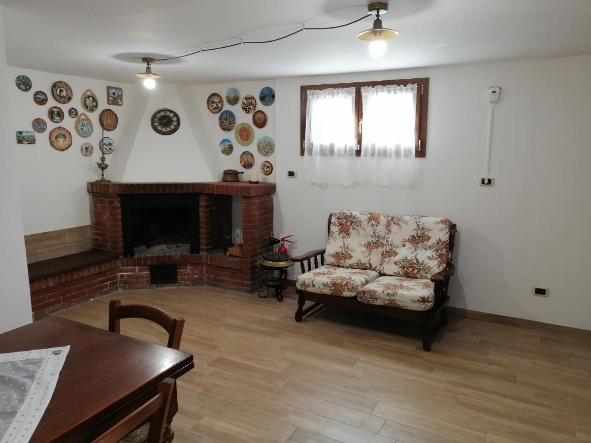 La Casa Del Borgo-Intero Appartamento Латина Екстер'єр фото