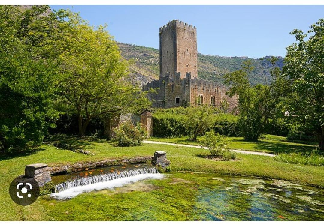 La Casa Del Borgo-Intero Appartamento Латина Екстер'єр фото