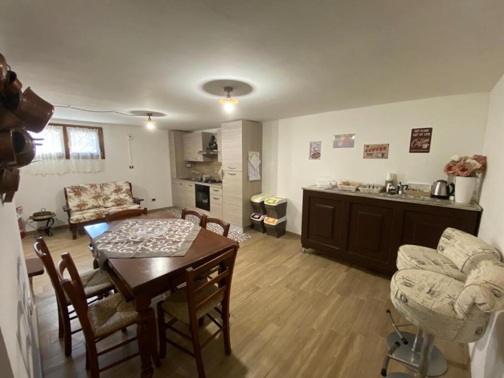 La Casa Del Borgo-Intero Appartamento Латина Екстер'єр фото